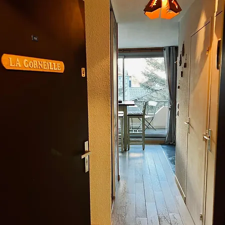 La Corneille Blanche, With Free Parking And Terrace * Ле дез Альп