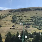 La Corneille Blanche, With Free Parking And Terrace * Les Deux Alpes
