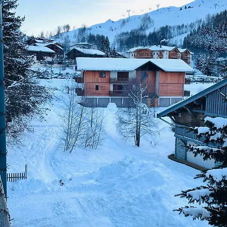 La Corneille Blanche, With Free Parking And Terrace