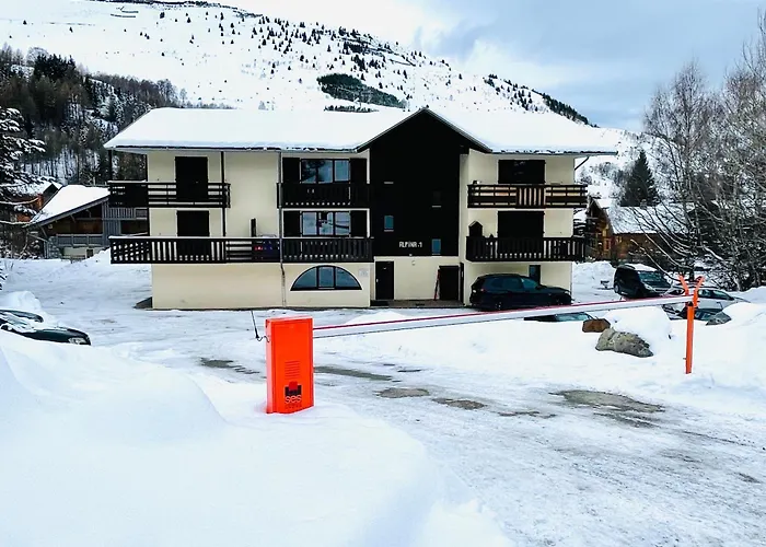 La Corneille Blanche, With Free Parking And Terrace Les Deux Alpes